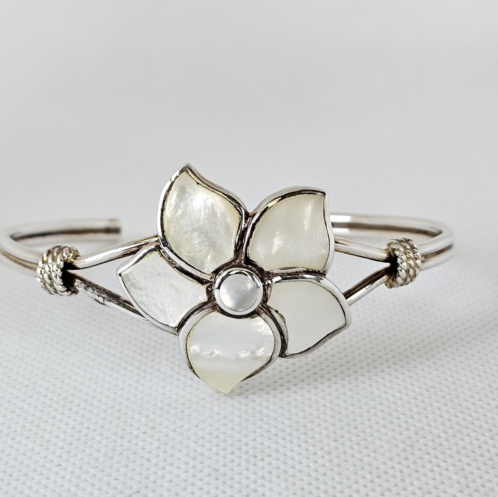 Gorgeous Natural Mother of Pearl Cuff in Sterling Silver! - Picture 10 of 10